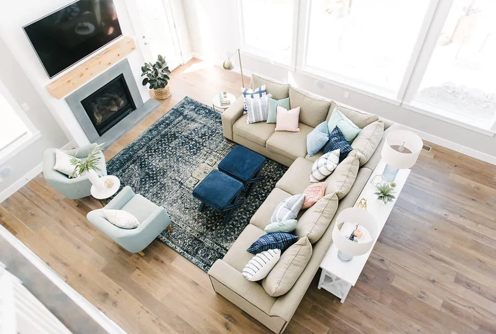  L-Shaped Sectional Sofa Centered in Living Room